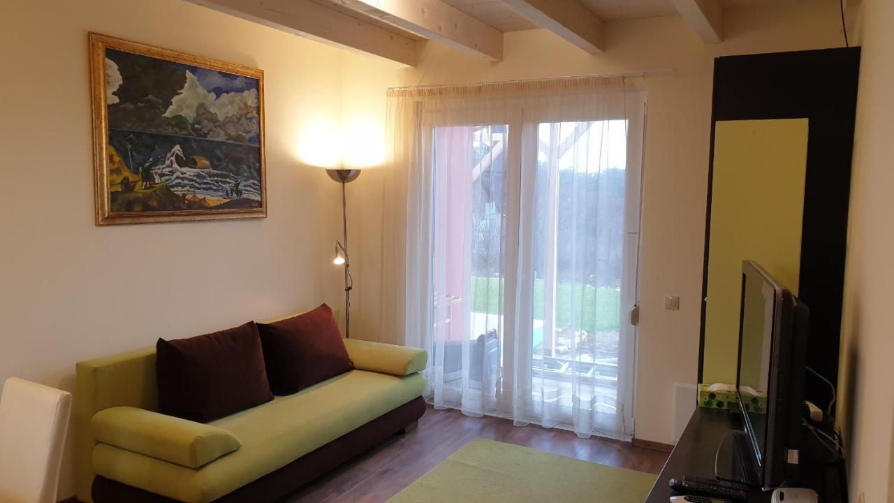 Buzavirag Apartmanhaz Balatonakali Bagian luar foto